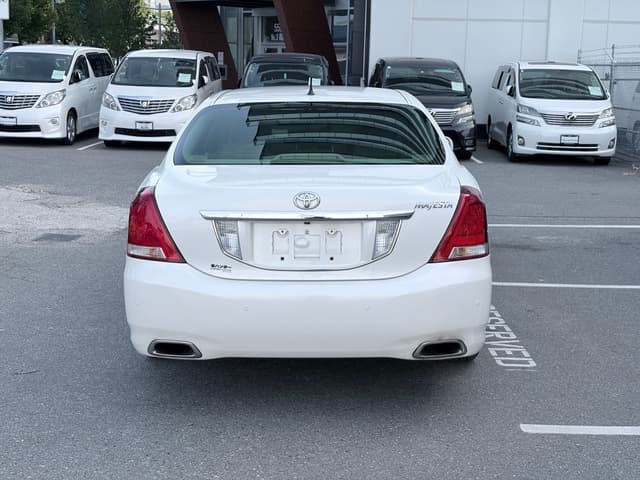 2009 Toyota Majesta JDM car for sale — photo 5 of 19
