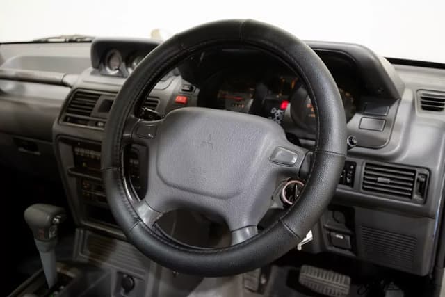 1994 Mitsubishi Pajero JDM car for sale — photo 13 of 25