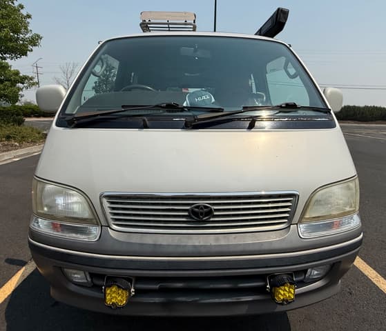 1997 Toyota HiAce JDM car for sale — photo 2 of 19