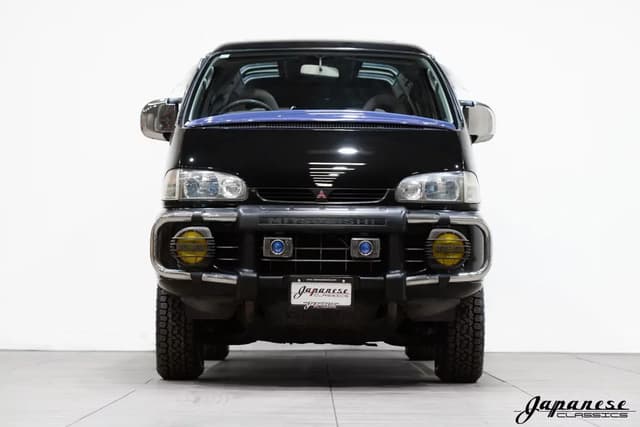 1997 Mitsubishi Delica JDM car for sale — photo 2 of 25