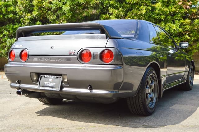 1989 Nissan Skyline JDM car for sale — photo 8 of 25