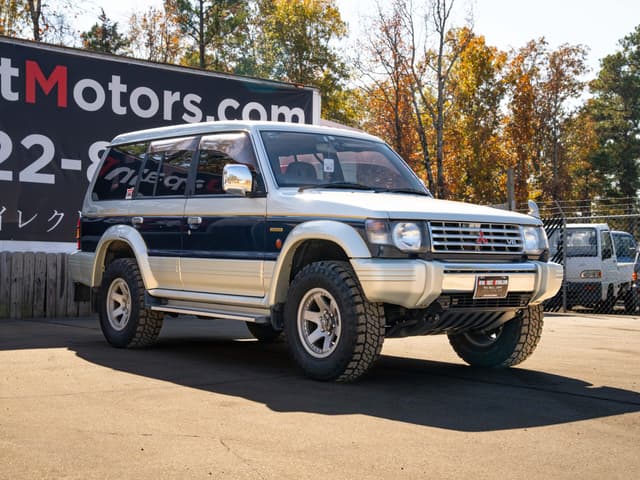 1993 Mitsubishi Pajero JDM car for sale — photo 16 of 18