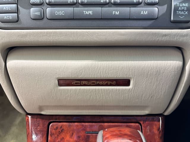 1999 Toyota Crown JDM car for sale — photo 17 of 25