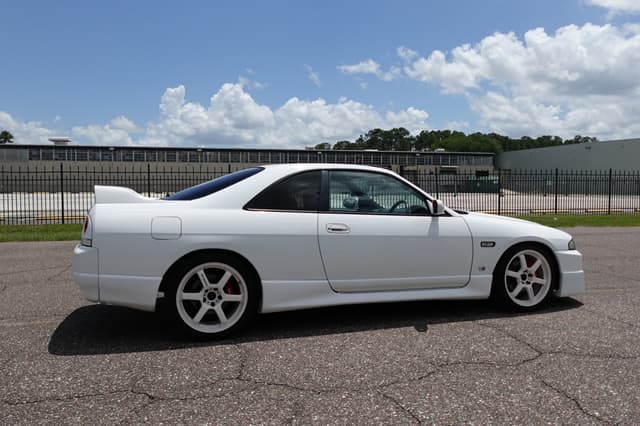 1997 Nissan Skyline JDM car for sale — photo 6 of 18