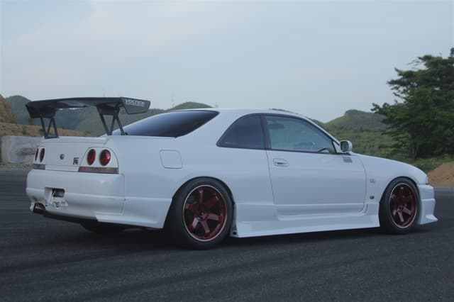 1997 Nissan Skyline JDM car for sale — photo 6 of 10