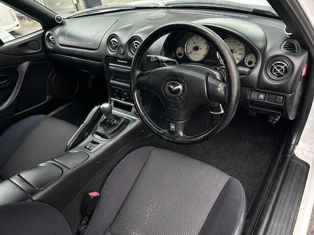 2000 Mazda Roadster (Eunos Roadster / MX-5) JDM car for sale — photo 3 of 12