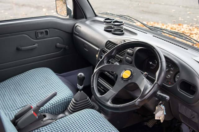 1997 Daihatsu Hijet JDM car for sale — photo 12 of 15
