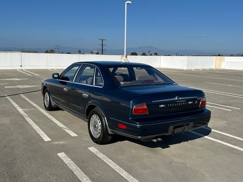 1992 Nissan President JDM car for sale — photo 3 of 8