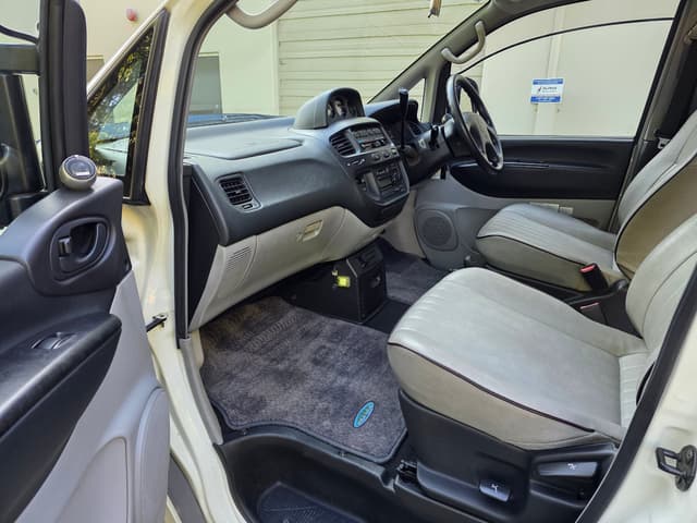 1999 Mitsubishi Delica JDM car for sale — photo 14 of 16