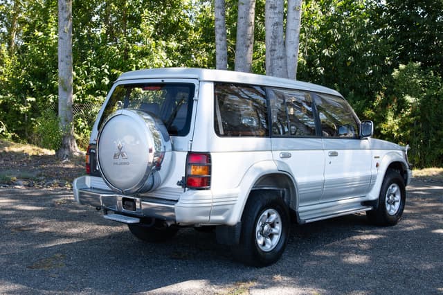 1994 Mitsubishi Pajero JDM car for sale — photo 6 of 15