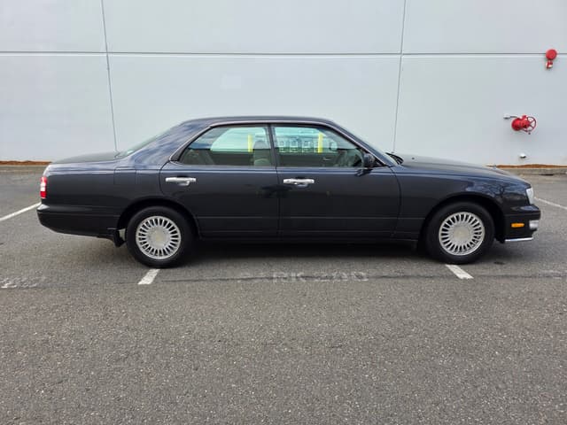 1999 Nissan Gloria JDM car for sale — photo 7 of 13