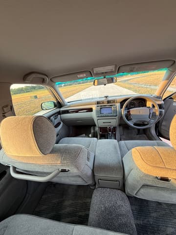 2001 Toyota Crown JDM car for sale — photo 6 of 10