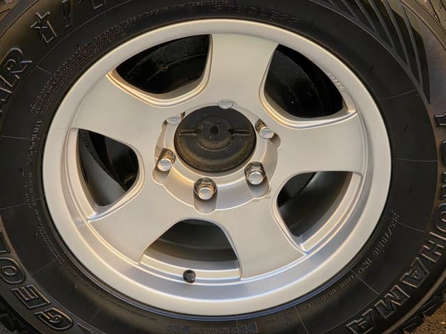 1997 Toyota Hilux Surf JDM car for sale — photo 25 of 25