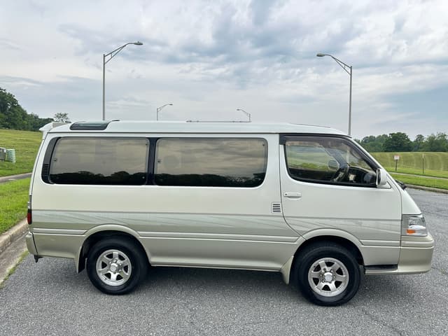 1999 Toyota HiAce JDM car for sale — photo 4 of 20