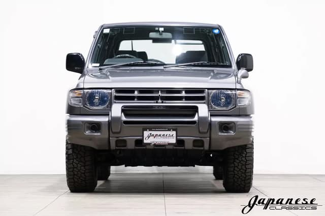 1997 Mitsubishi Pajero JDM car for sale — photo 2 of 25
