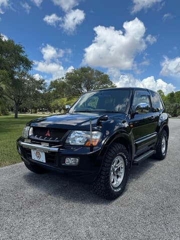 1999 Mitsubishi Pajero JDM car for sale — photo 2 of 25
