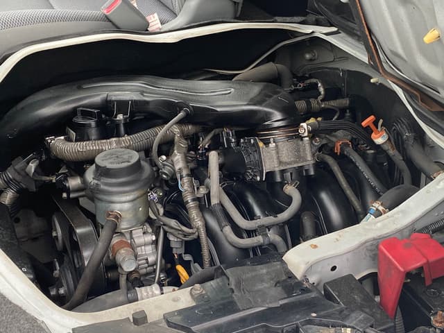 2006 Toyota HiAce JDM car for sale — photo 15 of 17