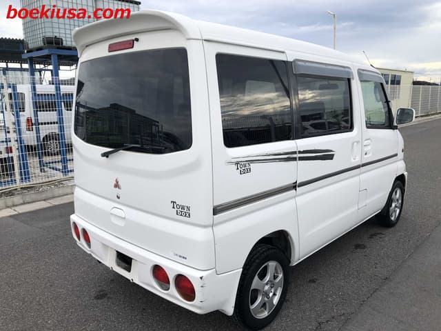 1999 Mitsubishi Town Box JDM car for sale — photo 4 of 23