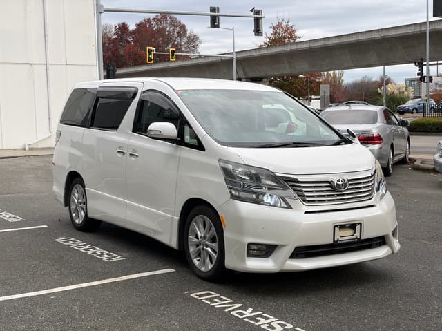2008 Toyota Vellfire JDM car for sale — photo 2 of 15