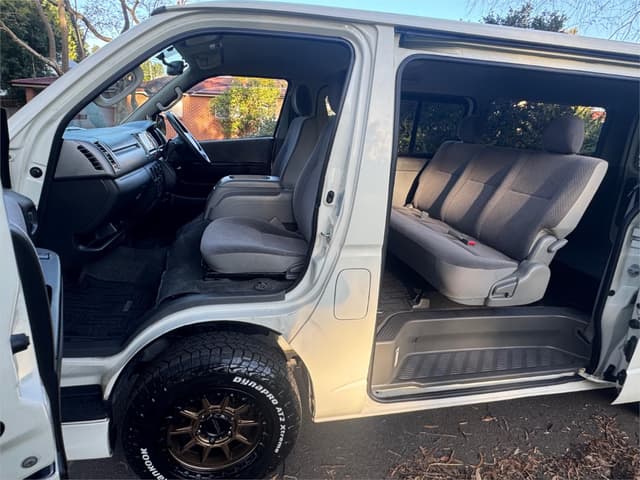 2008 Toyota HiAce JDM car for sale — photo 18 of 25