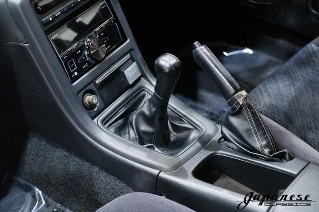 1992 Nissan Skyline JDM car for sale — photo 10 of 25