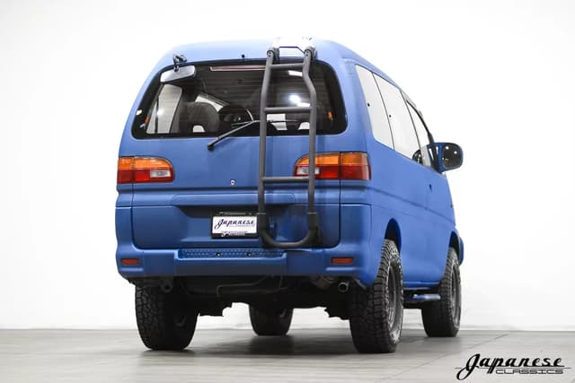 1996 Mitsubishi Delica JDM car for sale — photo 8 of 25