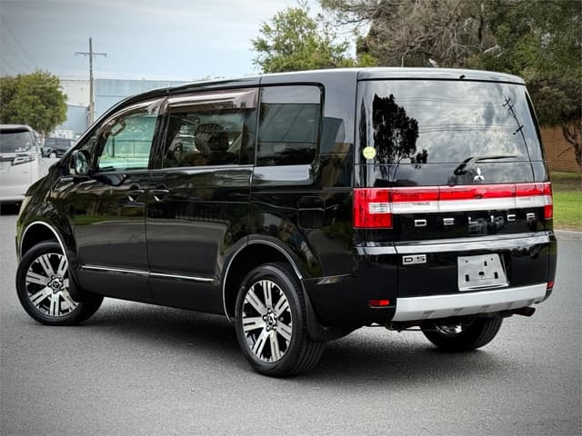 2009 Mitsubishi Delica JDM car for sale — photo 7 of 25