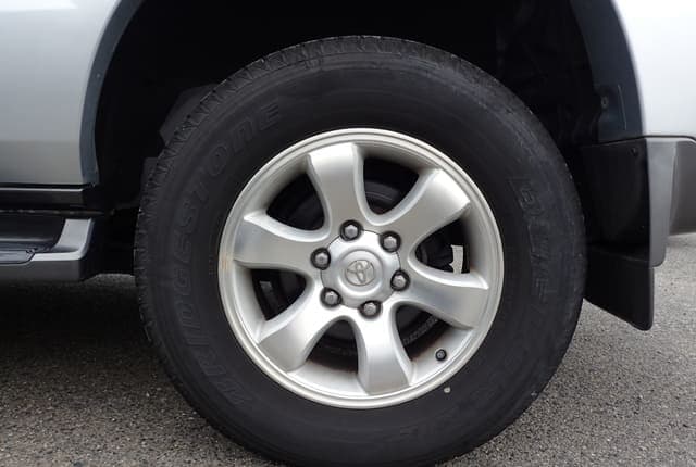2007 Toyota Land Cruiser Prado JDM car for sale — photo 10 of 25