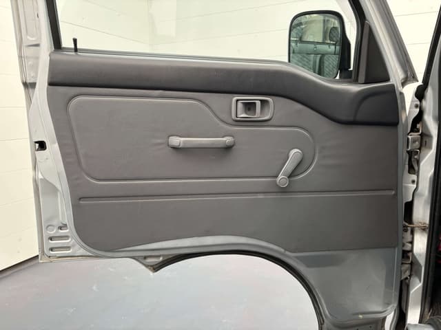 2001 Daihatsu Hijet JDM car for sale — photo 18 of 25