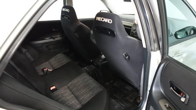 1999 Toyota Altezza JDM car for sale — photo 10 of 12