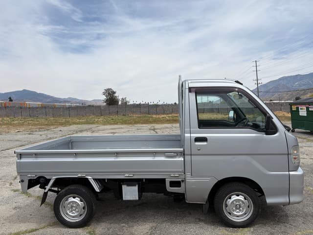 2000 Daihatsu Hijet JDM car for sale — photo 8 of 10