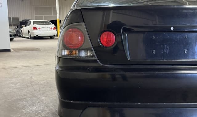 1998 Toyota Altezza JDM car for sale — photo 6 of 25