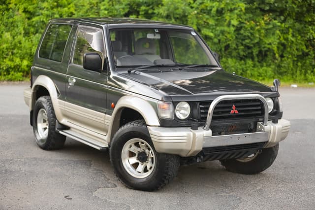 1993 Mitsubishi Pajero JDM car for sale — photo 3 of 25