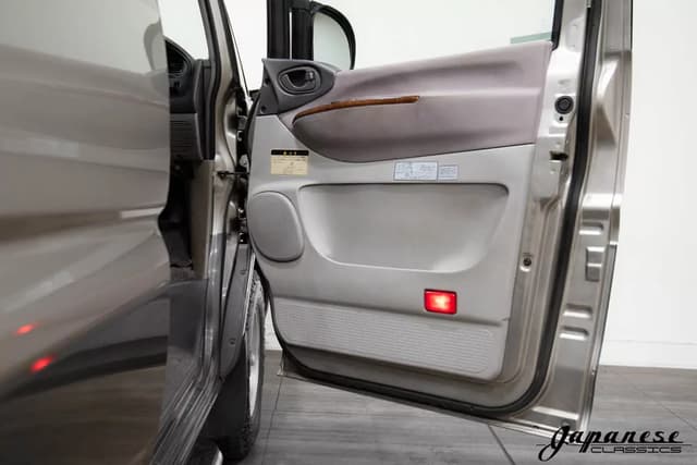 1999 Mitsubishi Delica JDM car for sale — photo 24 of 25