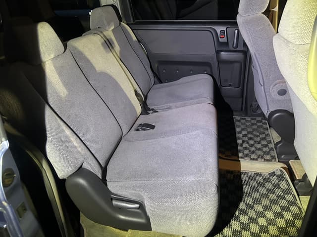 2006 Honda Stepwagon JDM car for sale — photo 7 of 8