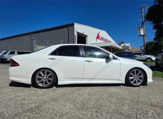 2009 Toyota Crown JDM car for sale — photo 9 of 10