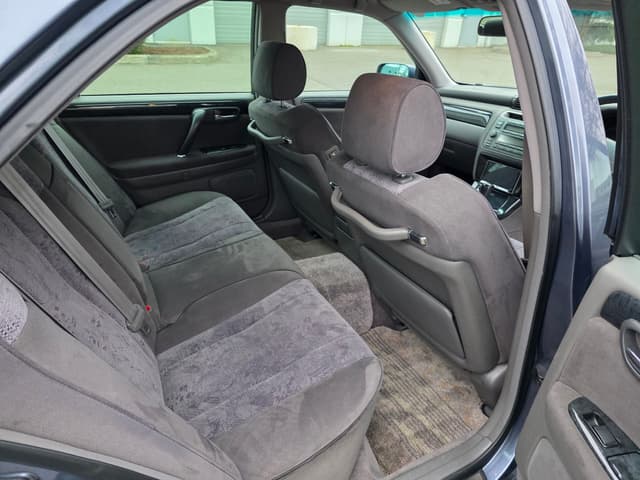1999 Toyota Crown JDM car for sale — photo 11 of 13
