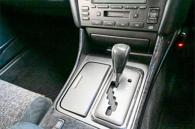 2001 Toyota Aristo JDM car for sale — photo 18 of 20