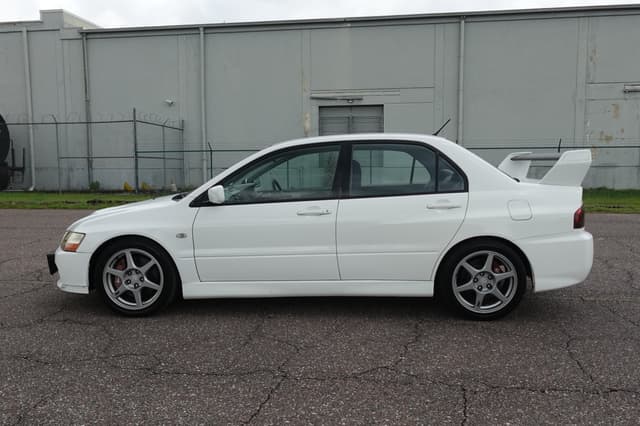 2001 Mitsubishi Lancer Evolution JDM car for sale — photo 11 of 18
