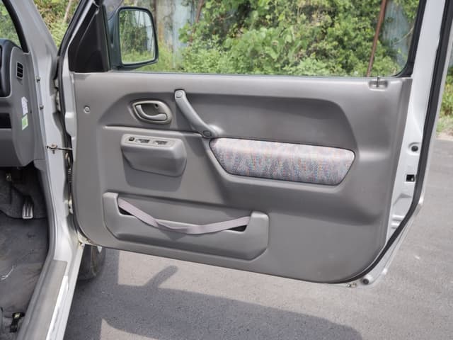 1999 Suzuki Jimny JDM car for sale — photo 25 of 25