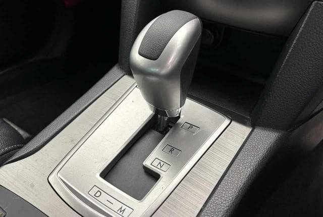 2010 Subaru Legacy JDM car for sale — photo 8 of 25