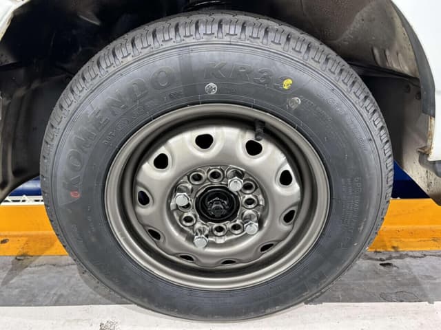 1998 Mitsubishi Minicab JDM car for sale — photo 13 of 24