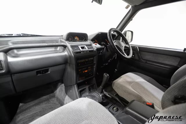 1995 Mitsubishi Pajero JDM car for sale — photo 9 of 25