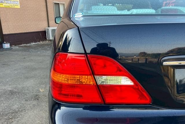 2002 Toyota Celsior JDM car for sale — photo 11 of 25