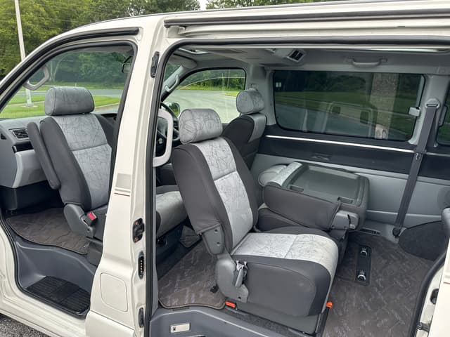 2000 Toyota HiAce JDM car for sale — photo 17 of 20
