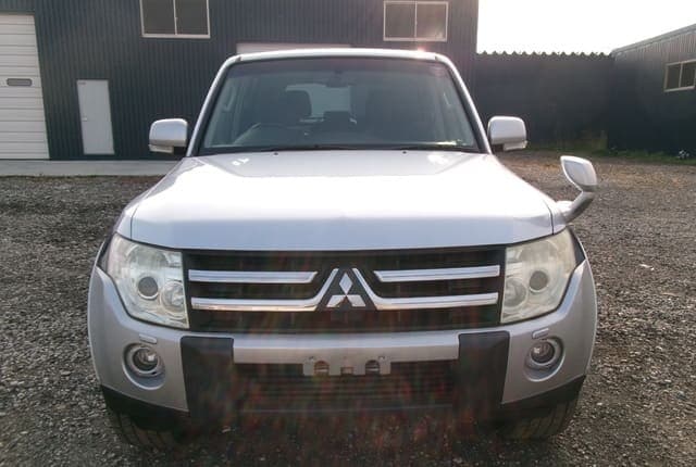 2008 Mitsubishi Pajero JDM car for sale — photo 8 of 25