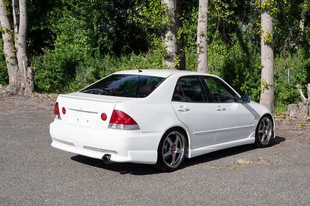 2001 Toyota Altezza JDM car for sale — photo 6 of 14