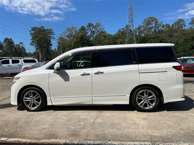 2011 Nissan Elgrand JDM car for sale — photo 9 of 16