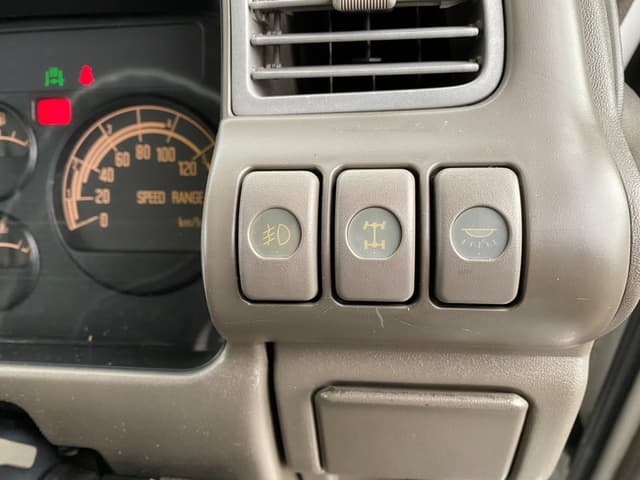 1996 Isuzu Elf JDM car for sale — photo 13 of 25