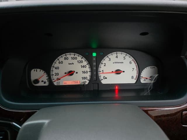 2000 Nissan Elgrand JDM car for sale — photo 10 of 25